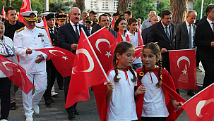 ÇANAKKALE'DE 15 TEMMUZ DEMOKRASİ VE MİLLÎ BİRLİK YÜRÜYÜŞÜ DÜZENLENDİ