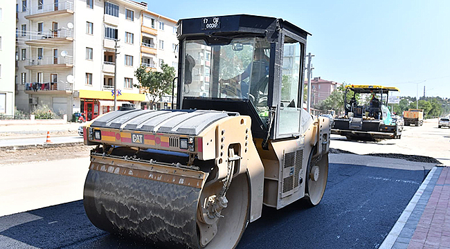 TROYA CADDESİ'NDE ASFALTLAMA ÇALIŞMALARI BAŞLADI