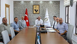 VALİ TORAMAN BAŞKANLIĞINDA İL ÖZEL İDARESİ DEĞERLENDİRME TOPLANTISI YAPILDI