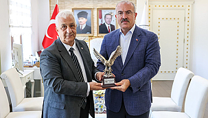1903 ÇANAKKALE BEŞİKTAŞLILAR DERNEĞİ'NDEN VALİ ÖMER TORAMAN'A ZİYARET