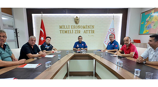 ÇANAKKALE'DE BALIKÇILAR YENİ SEZONA HAZIRLANIYOR