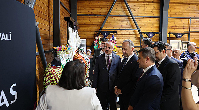 ÇANAKKALE'NİN YAŞAYAN MİRASI SERGİLENDİ