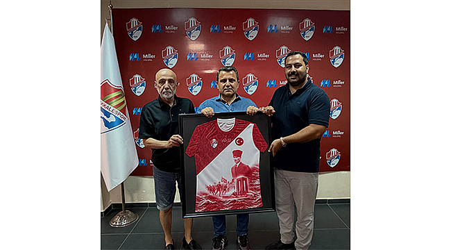 ÇANAKKALESPOR'DAN İSMAİL KAŞDEMİR'E 60. YIL FORMASI