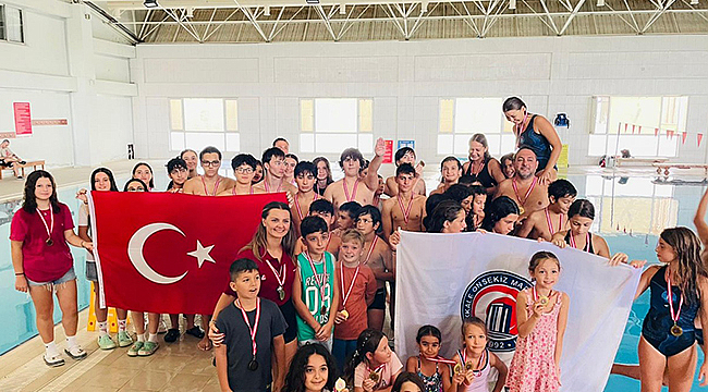 ÇOMÜ'DE ZAFER COŞKUSU SU ALTINA TAŞINDI