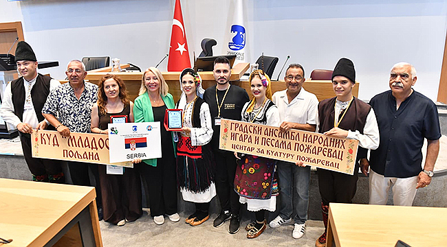 DANS FESTİVALİ KATILIMCILARINDAN ÇANAKKALE BELEDİYESİNE ZİYARET