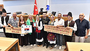 DANS FESTİVALİ KATILIMCILARINDAN ÇANAKKALE BELEDİYESİNE ZİYARET