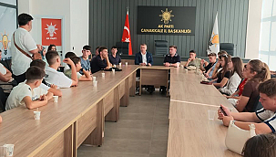 KUZEY MAKEDONYALI ÖĞRENCİLER AK PARTİ İL BAŞKANLIĞINI ZİYARET ETTİ