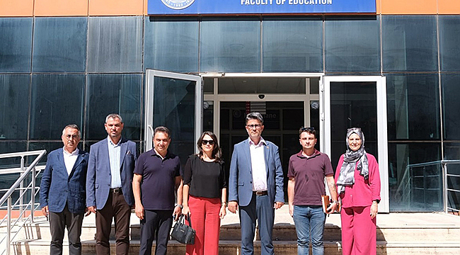 REKTÖR ERENOĞLU'NDAN İLETİŞİM FAKÜLTESİNİN YENİ MEKÂNINA ZİYARET