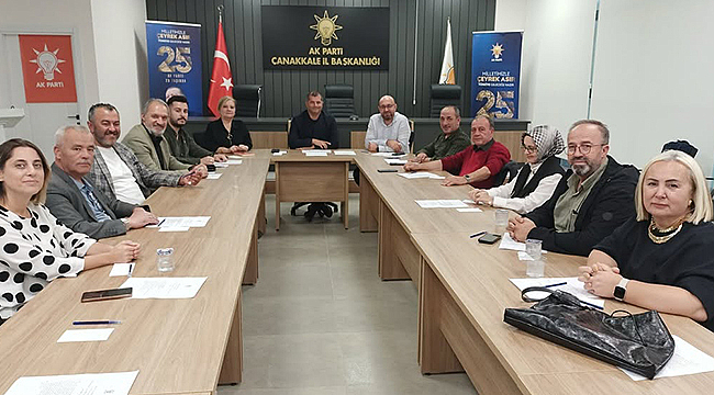 AK PARTİ'DE YÖNETİM KURULU TOPLANTISI
