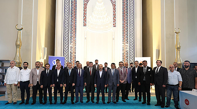 BÜLENTTURAN ÇANAKKALE'DEN SESLENDİ: "EZAN BİZİM İÇİN BİR KİMLİK BEYANIDIR"