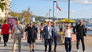 İYİ PARTİ ÇANAKKALE TEŞKİLATI YENİ KORDON'DA VATANDAŞLARLA BULUŞTU