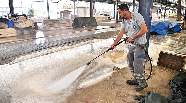 PAZAR YERİNDE DETAYLI TEMİZLİK ÇALIŞMASI GERÇEKLEŞTİRİLDİ