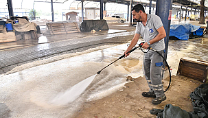 PAZAR YERİNDE DETAYLI TEMİZLİK ÇALIŞMASI GERÇEKLEŞTİRİLDİ