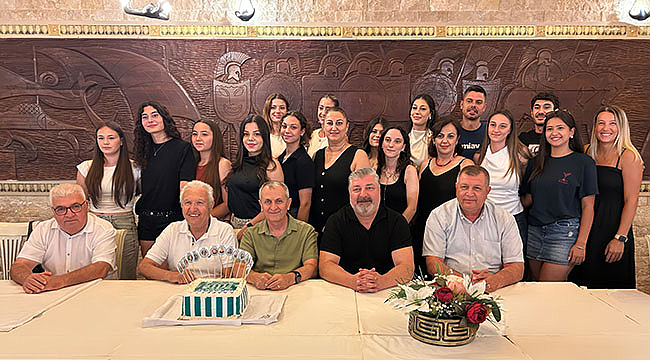 YEŞİL BAYRAMİÇ SPOR VOLEYBOL TAKIMI YENİ SEZON ÖNCESİ MORAL DEPOLADI