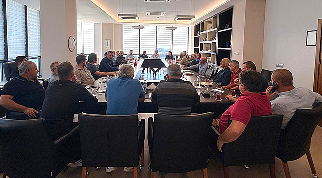 ZEYTİN SIKIM ÜCRETLERİ İSTİŞARE TOPLANTISI ÇTSO'DA GERÇEKLEŞTİRİLDİ