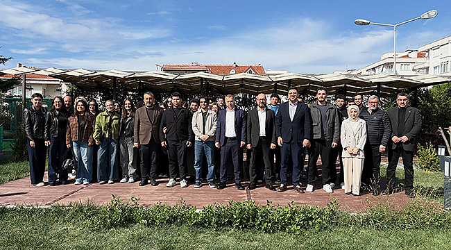 AK PARTİ'DEN EĞİTİM-BİR-SEN GENEL KURULU VE GENÇLERLE BULUŞMA