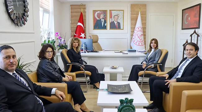 ÇOMÜ SPOR BiLİMLERİ FAKÜLTESİ DEKANI PROF. DR. GÜNAY ESKİCİ'DEN İL MİLLİ EĞİTİM MÜDÜRÜ MiNE HAYTA'YA ZİYARET