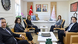 ÇOMÜ SPOR BiLİMLERİ FAKÜLTESİ DEKANI PROF. DR. GÜNAY ESKİCİ'DEN İL MİLLİ EĞİTİM MÜDÜRÜ MiNE HAYTA'YA ZİYARET